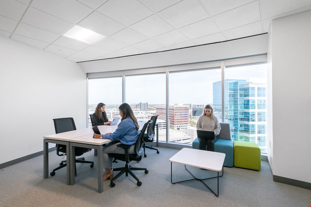 TX, Addison - Spaces The Colonnade