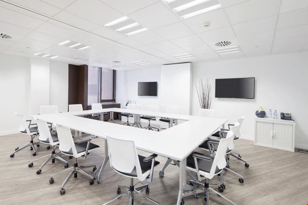 Lexington - Castellana 141