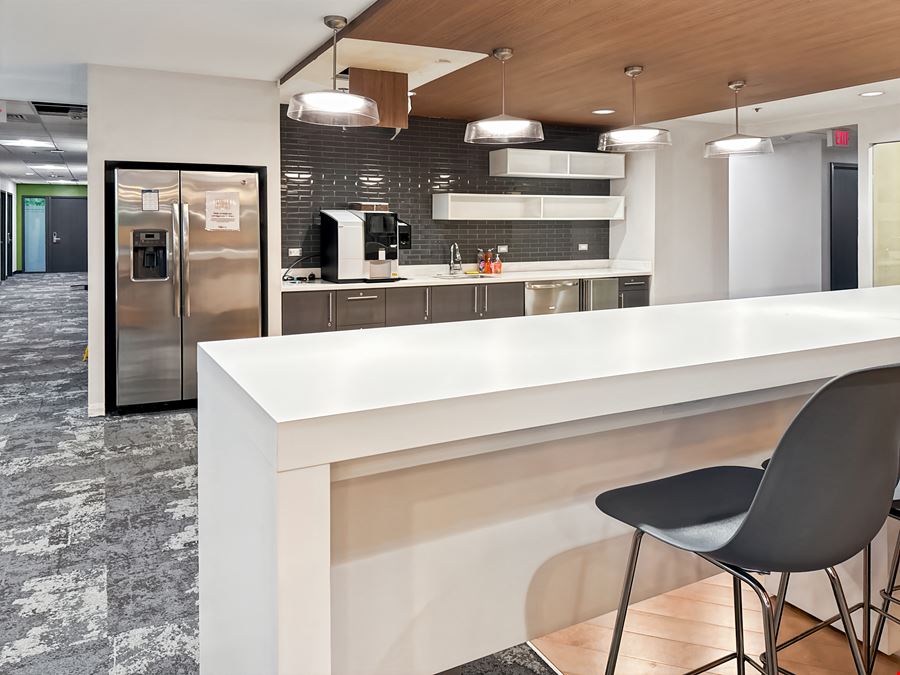 MD, Bethesda - Democracy Plaza