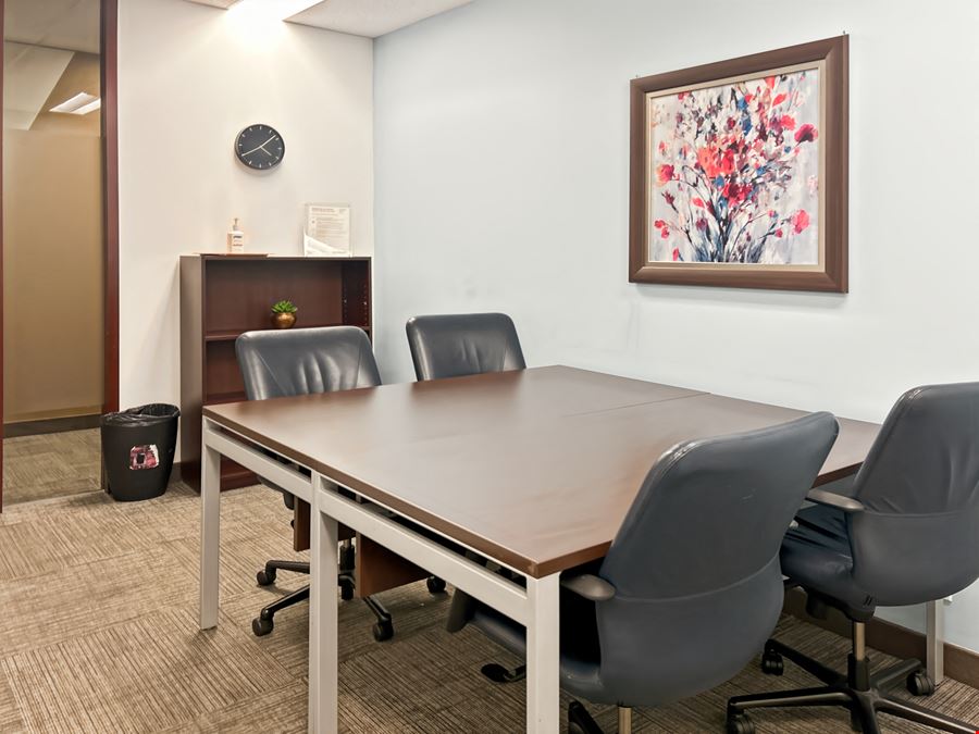 Regus - Montreal - Cathcart & McGill