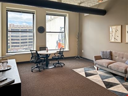 Regus - Indianapolis - E Washington Street