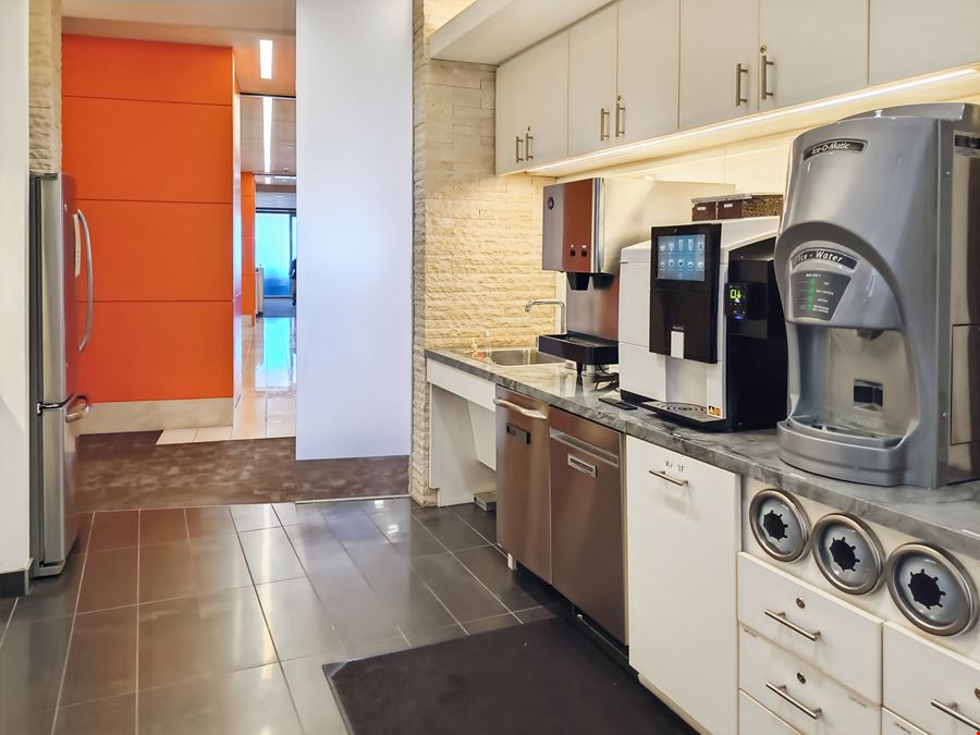 Regus - Plano - Shops at Legacy