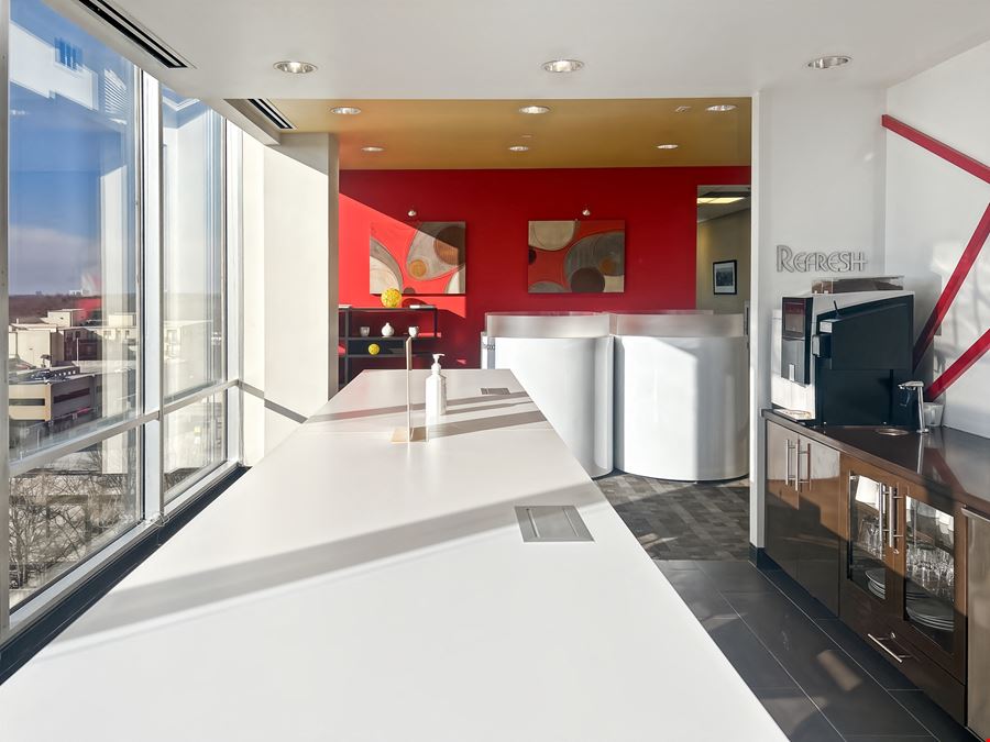 Regus - Decatur - One West Court Square
