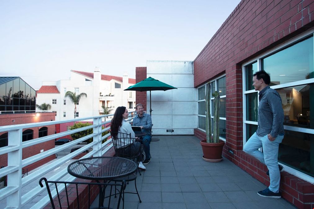 BLANKSPACES - Santa Monica Main St