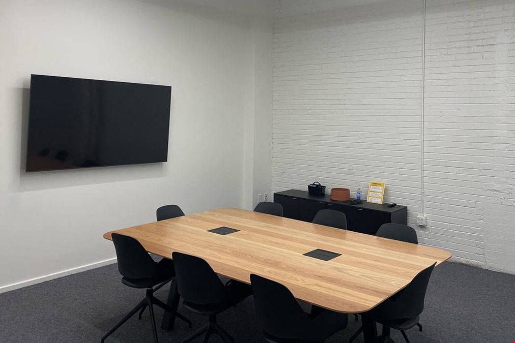 Medium Meeting Room (M1)