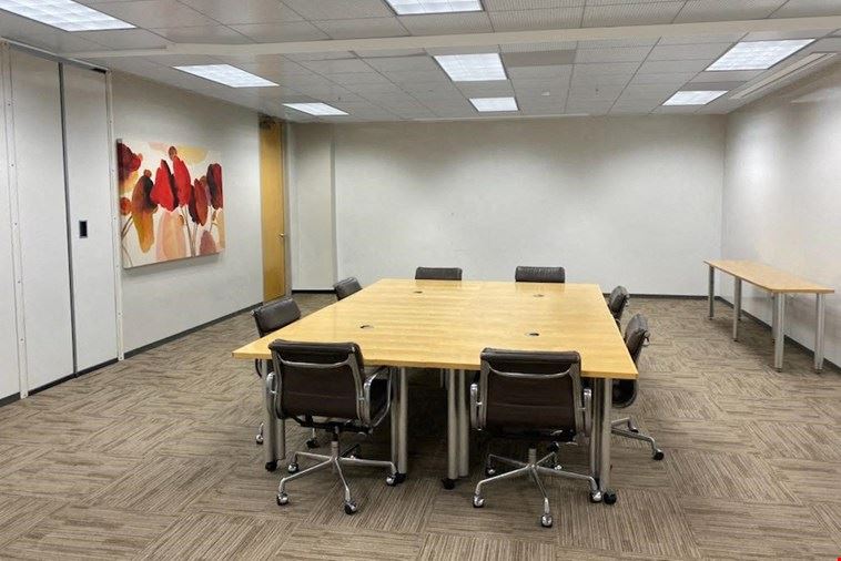 10 Person Huntington Room