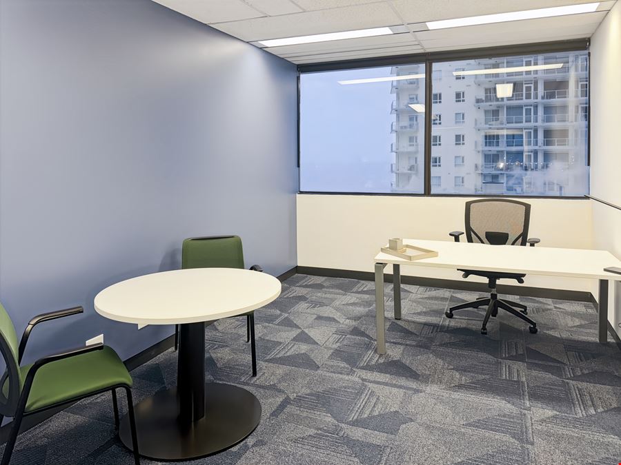 HQ - Edmonton - 98 Avenue