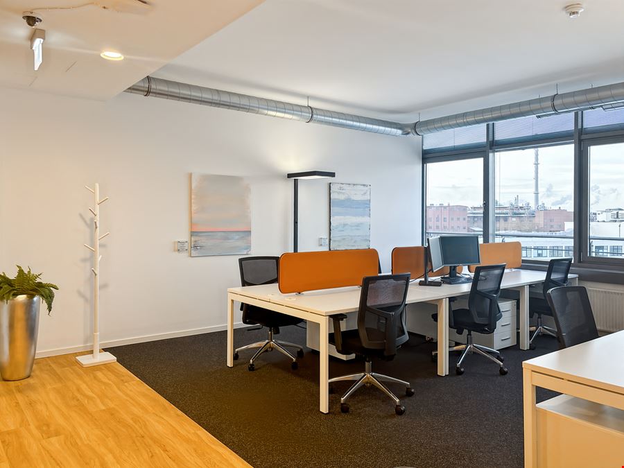 Regus - Globe