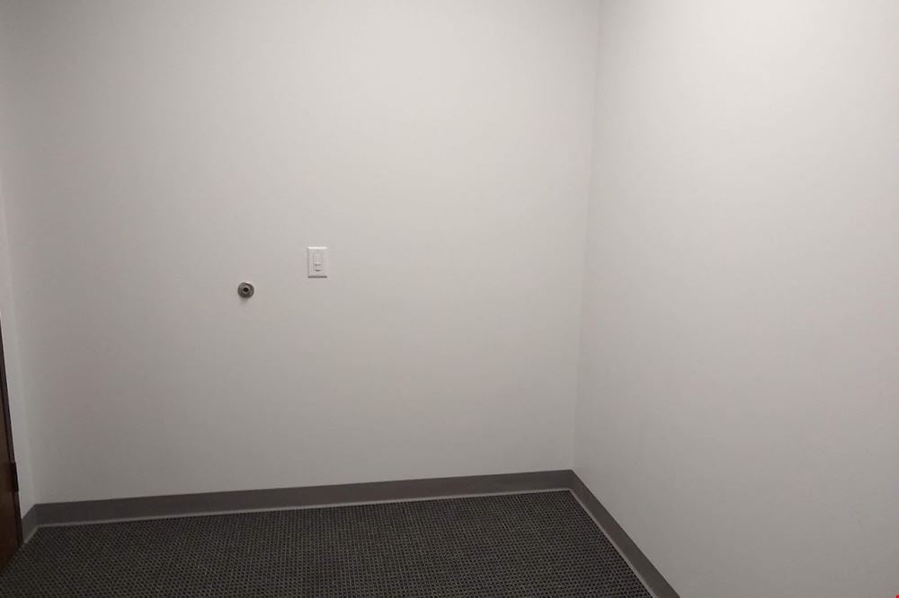 Workstyle Flexible Spaces - 6201 Bonhomme Road