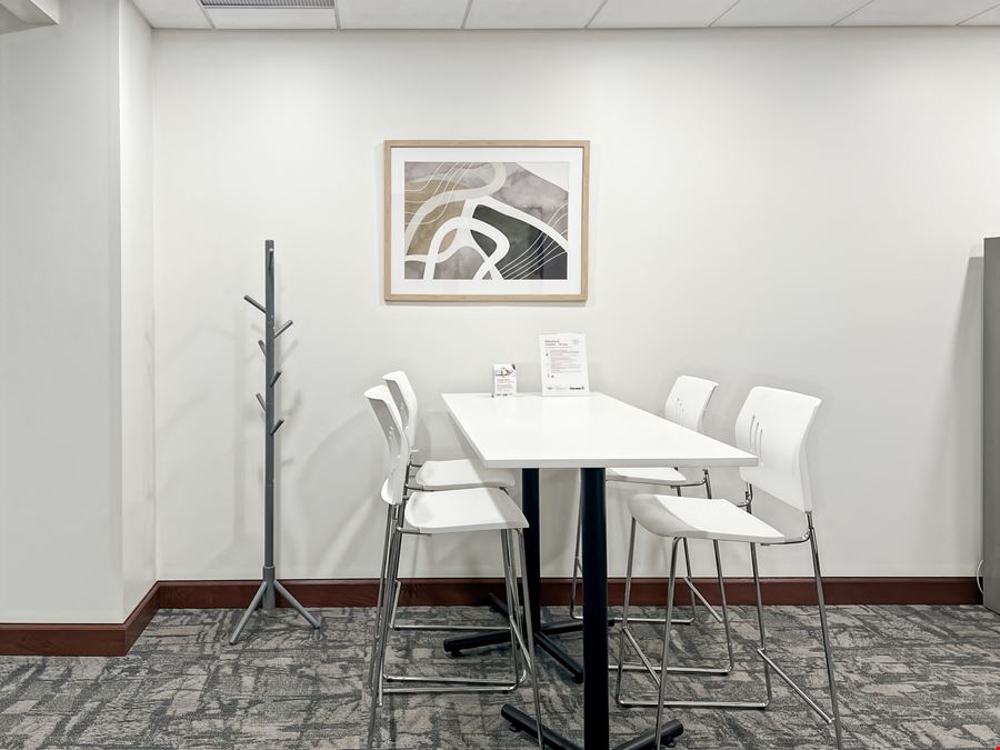 Regus - Chardon - 7th Ave