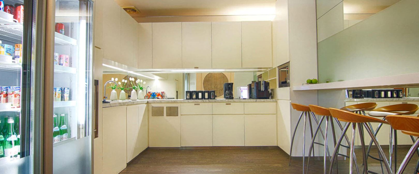 CEO SUITE - Jakarta - Indonesia Stock Exchange