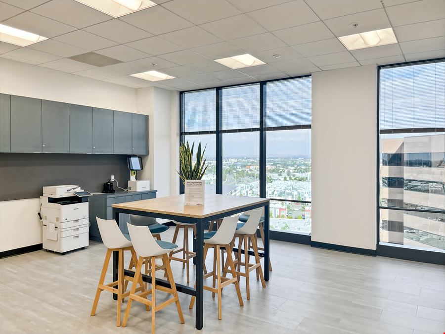 CA, Irvine - Main St