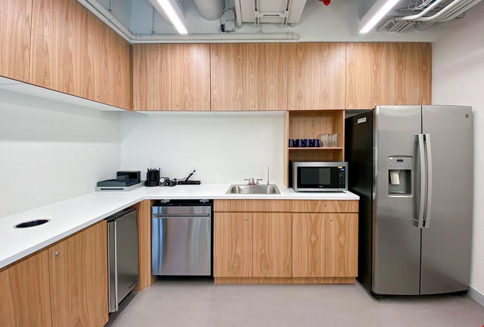 BC, Vancouver - 525 West 8th Avenue