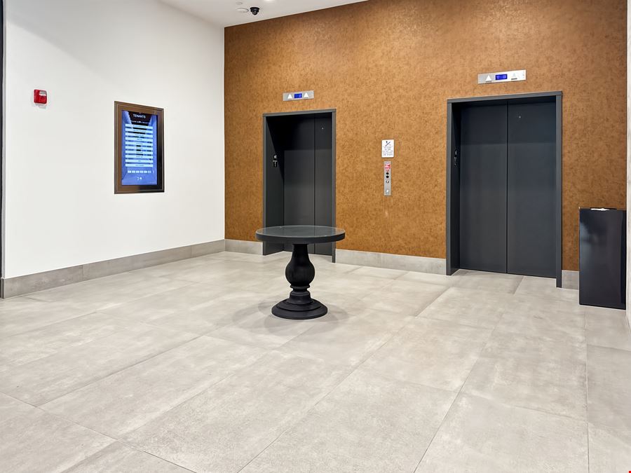 Regus - Hollywood - 1895 Tyler Street
