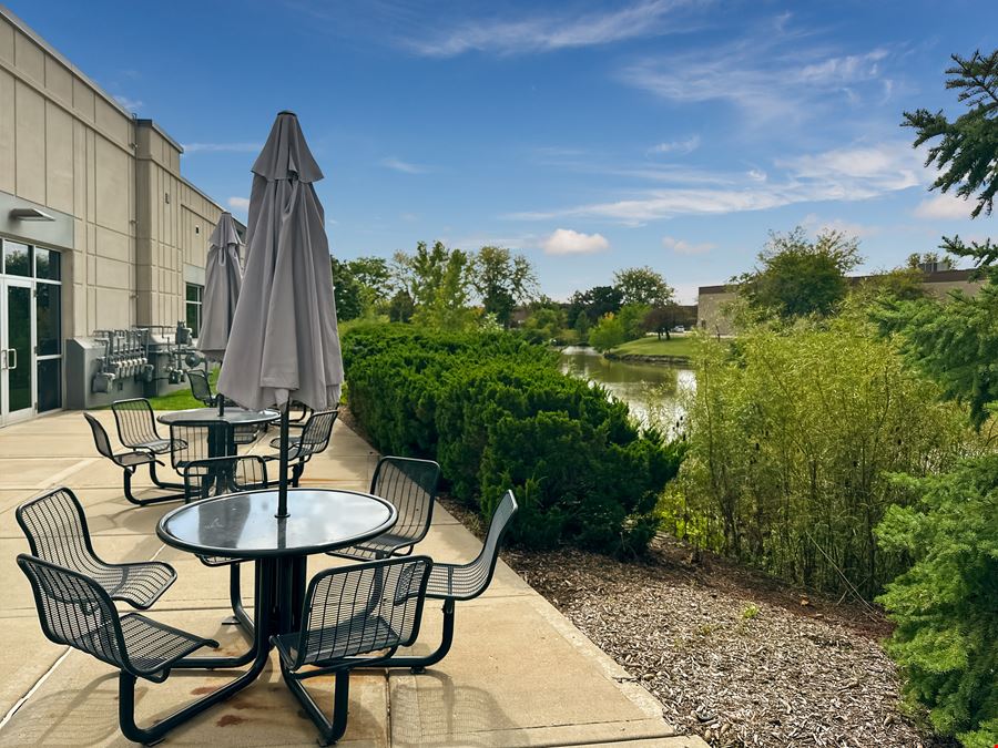 Spaces - Buffalo Grove - Busch Parkway