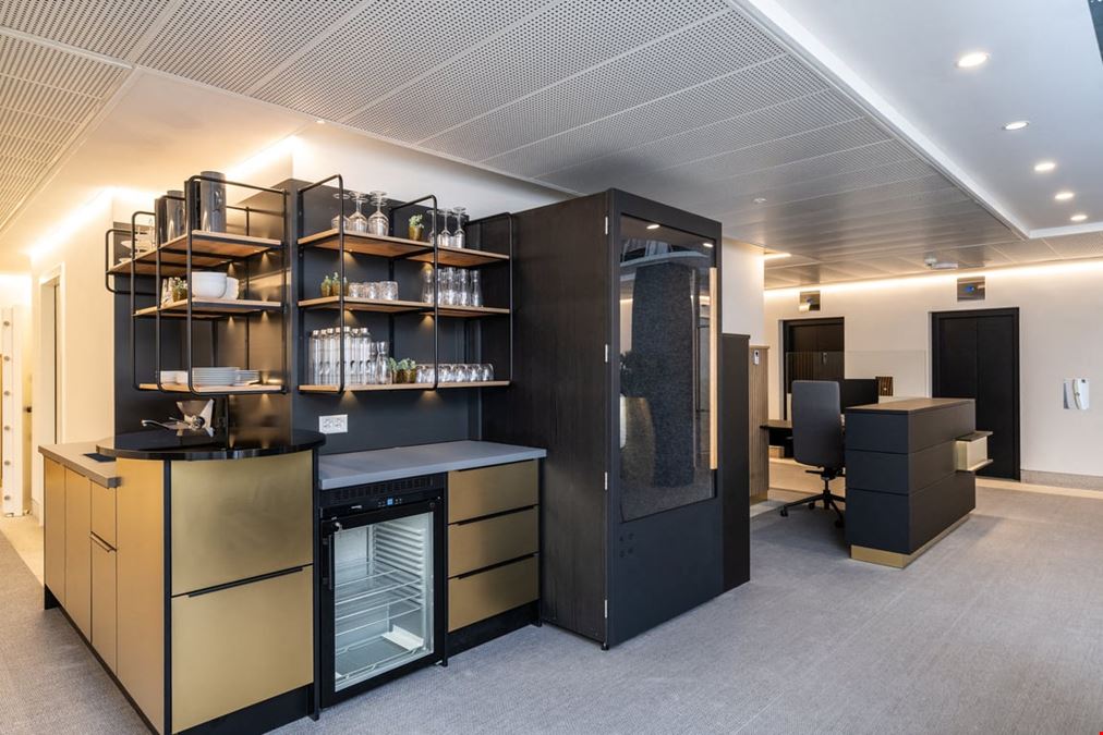 Satellite Office - Hotel de Banque