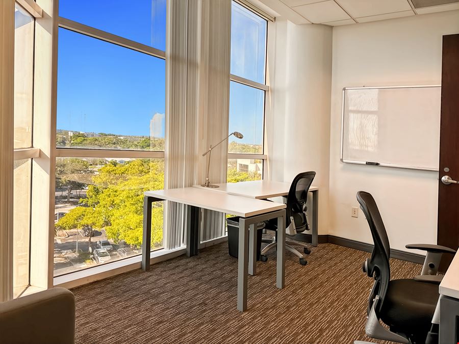 Regus - Hollywood – Presidential Circle