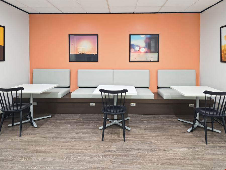 TX, Addison - The Madison