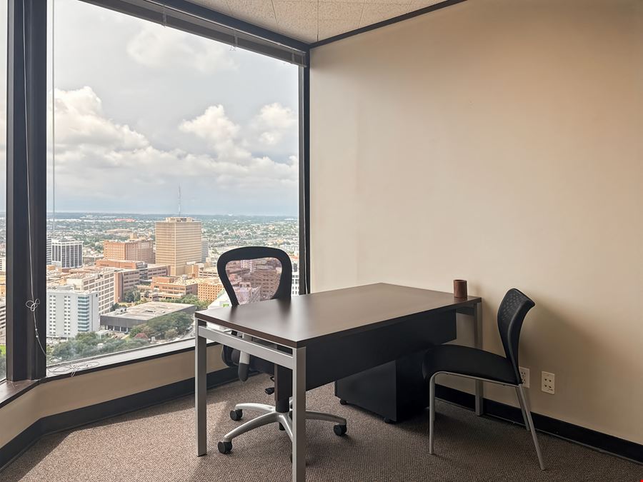 LA, New Orleans - Energy Centre Building