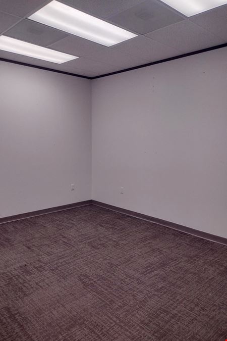 340-350 N Sam Houston Pkwy E