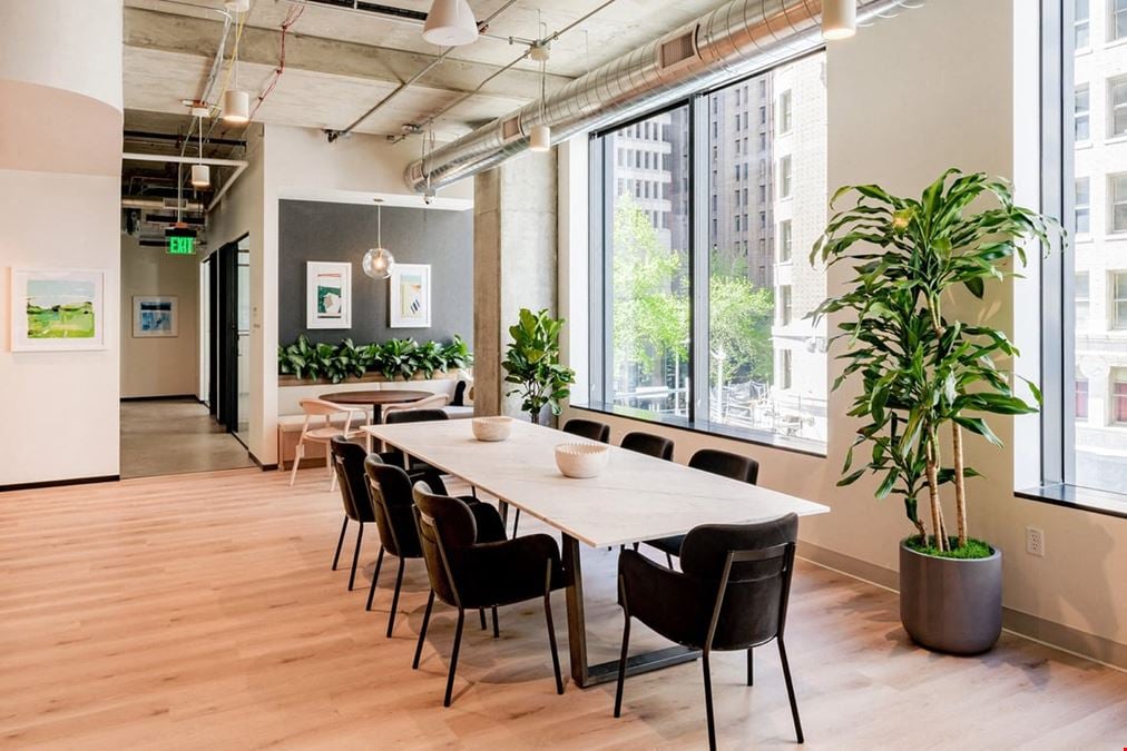 Industrious - 400U @ Rainier Square