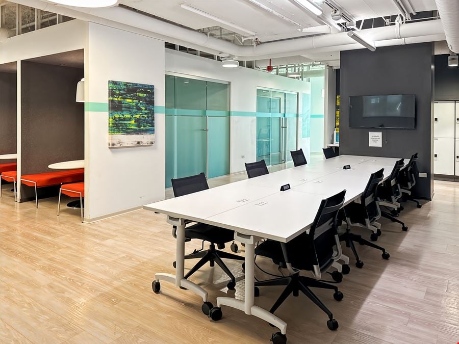 Spaces - Chicago- 1 N State Street