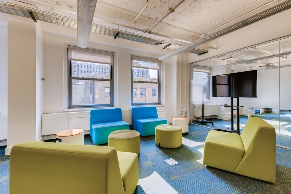 Collaboration Room Y! Virtual Enabled Meeting Rooms with City Views | Ideal for In-Person & Virtual Off-sites | Bright & Modern in a Tech Focused Shared Workspace