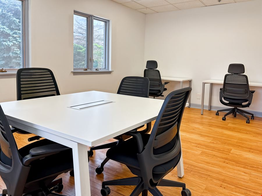 IL, Winfield - County Farm Rd