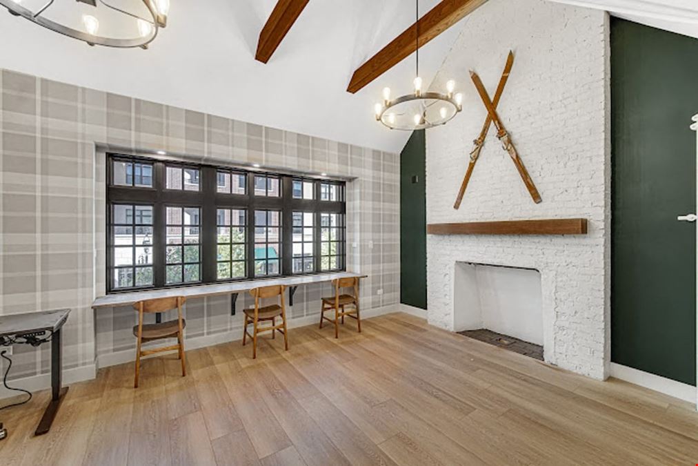 Brick & Mortar - Glen Ellyn