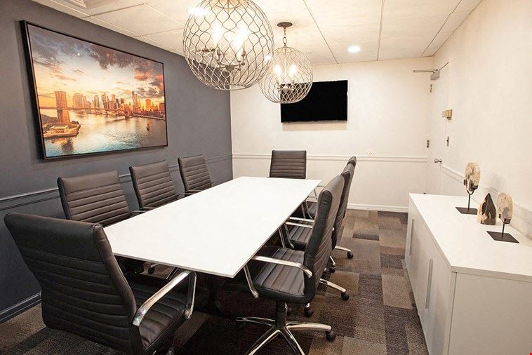 8 Person Meeting Room B - Medium