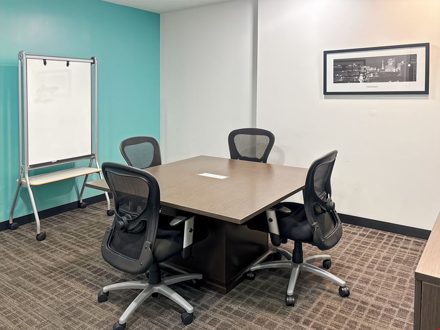 CA, Chula Vista - Gateway Chula Vista