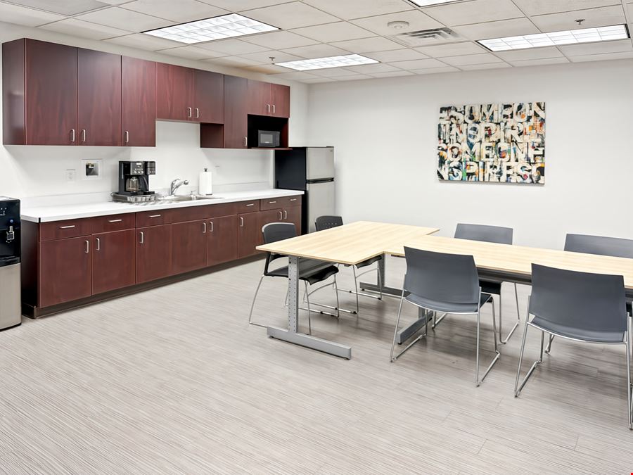 HQ - Grand Rapids - Kenmoor Avenue SE