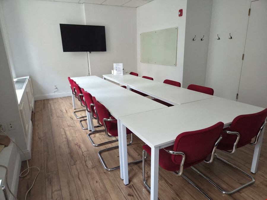 704-D Conference Room for 10