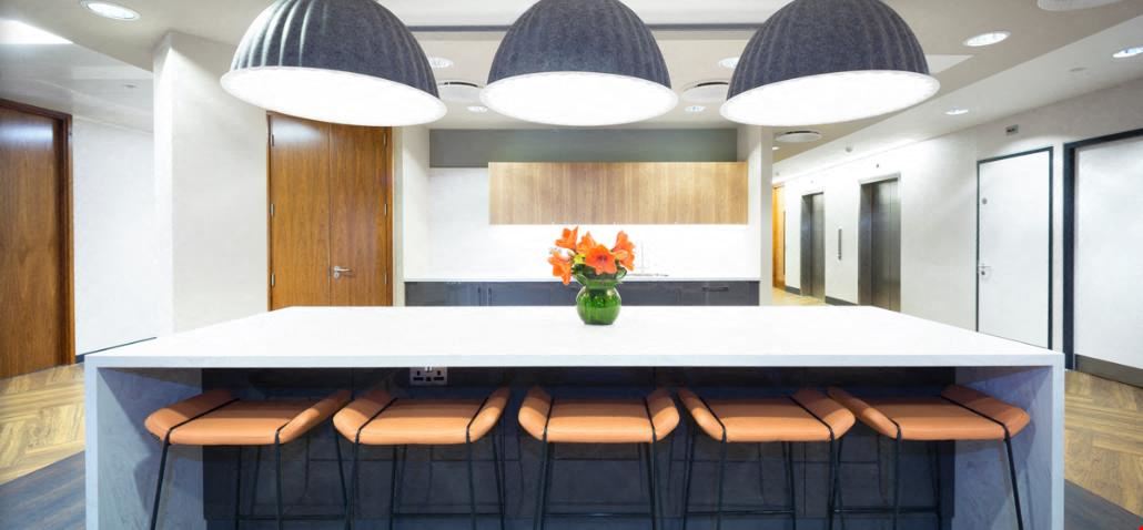 Landmark: King William Street - Monument