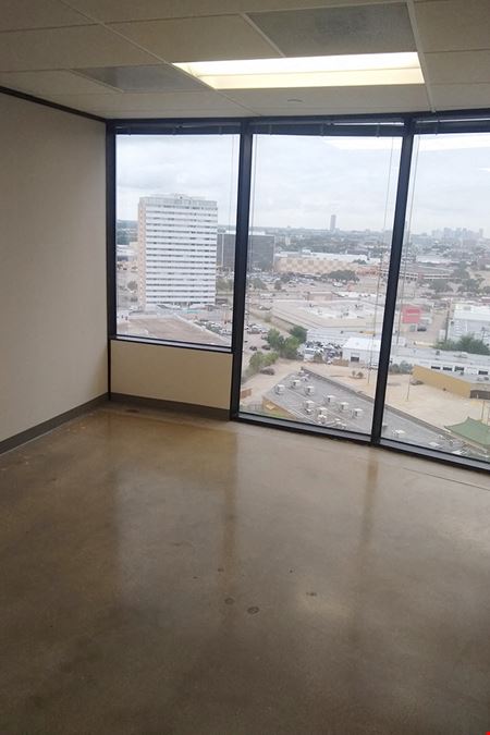 7322-7324 Southwest Freeway