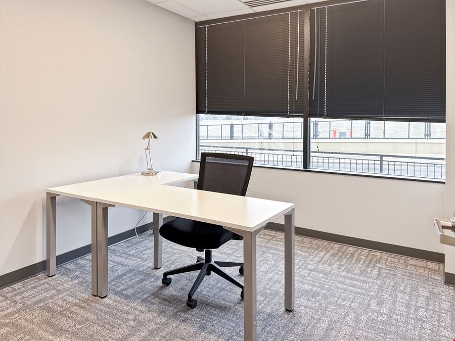 Regus - Wauwatosa - Honey Creek Corporate Center