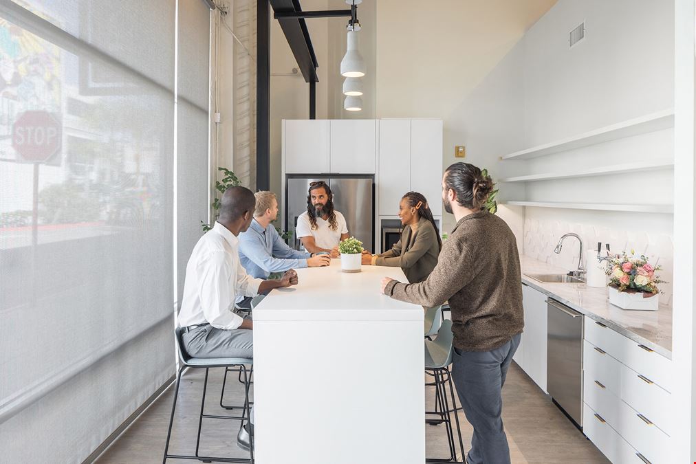 Local Collaborative Hermosa