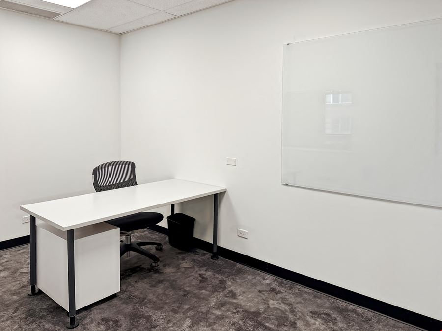 IL, Chicago - E Huron St