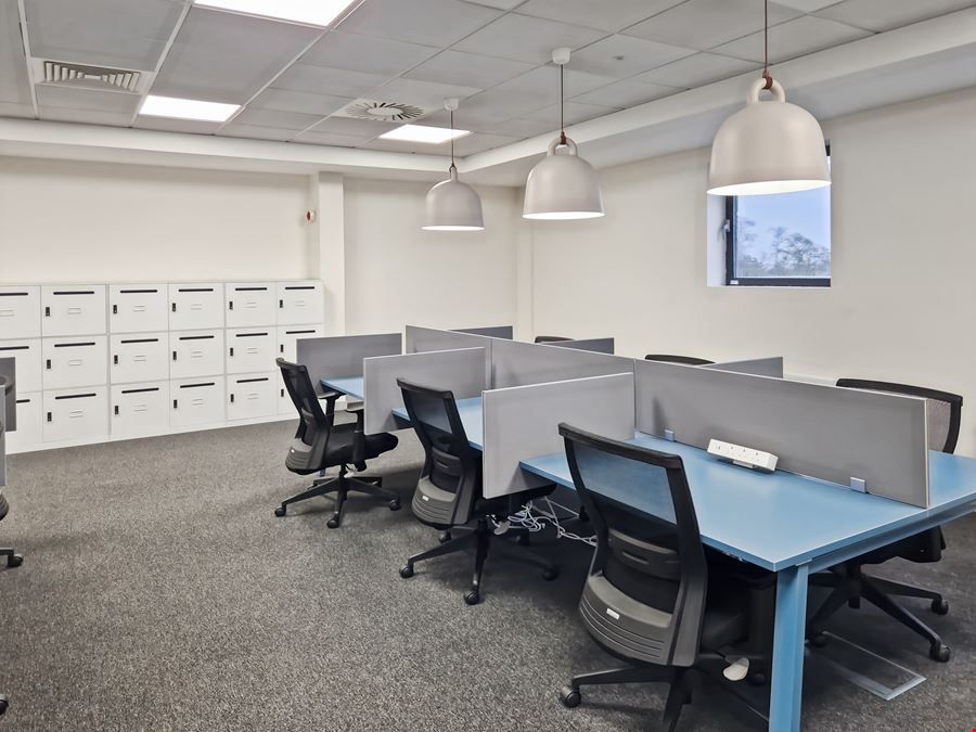 Regus - Linenhill House