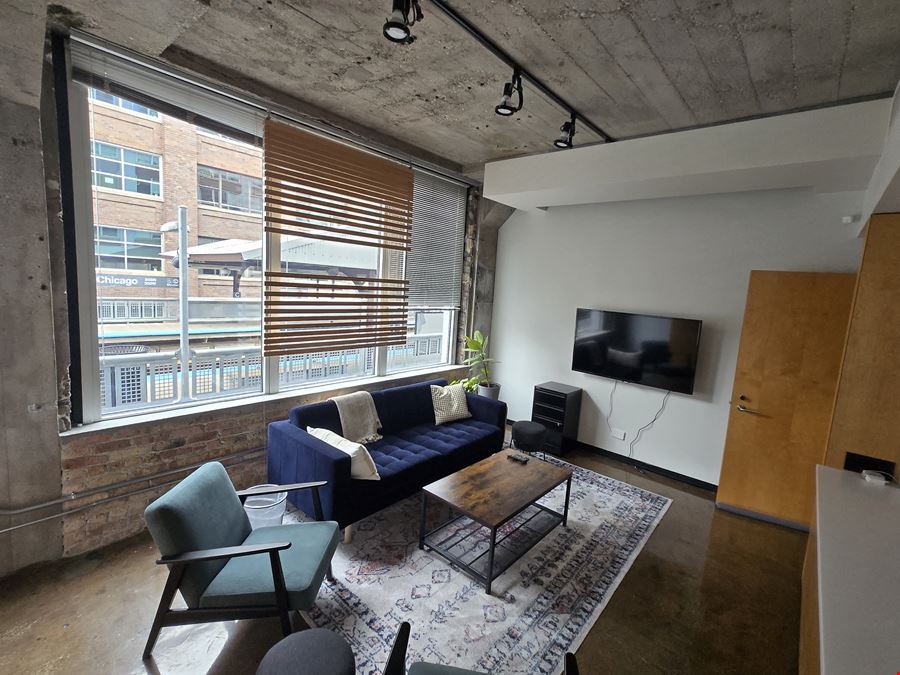 Premium Corporate Retreat Space in River North (Entire Suite)