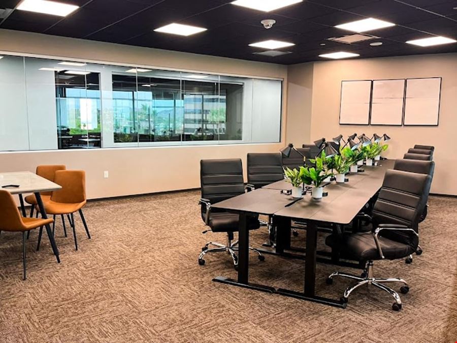 Lucid Private Offices - Camelback/Biltmore
