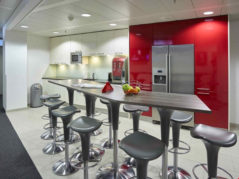 YOUR OFFICE - Euro Plaza