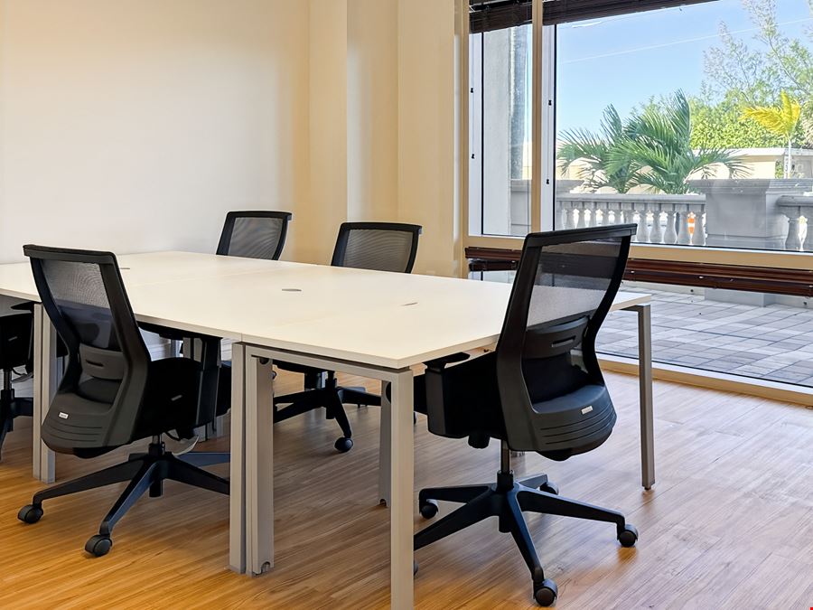 Regus - Hollywood - North Ocean Dr