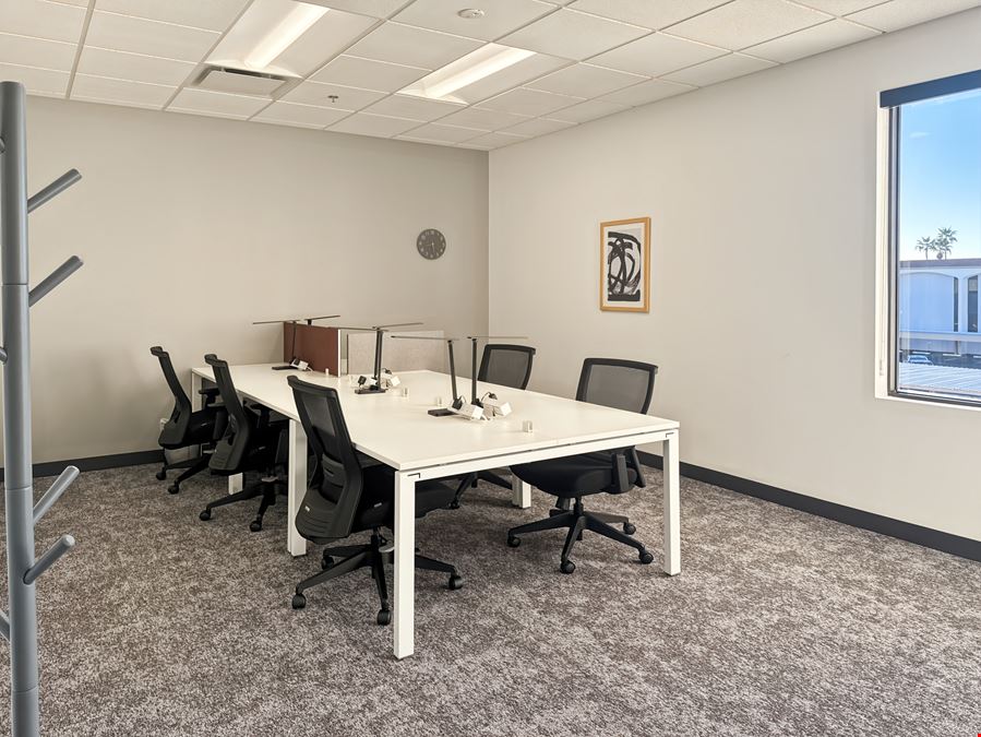 Regus - Sun City - West Palmeras Dr