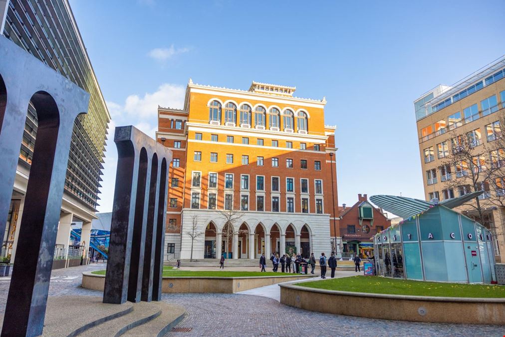 Landmark: Birmingham, Brindleyplace