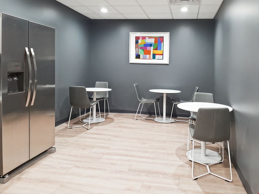 WI, Bayside - Brown Deer Rd