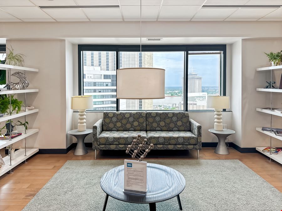 LA, New Orleans - Place St. Charles