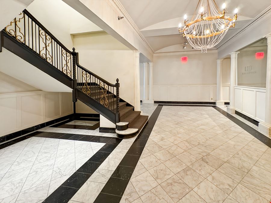 NE, Omaha - 2027 Dodge St