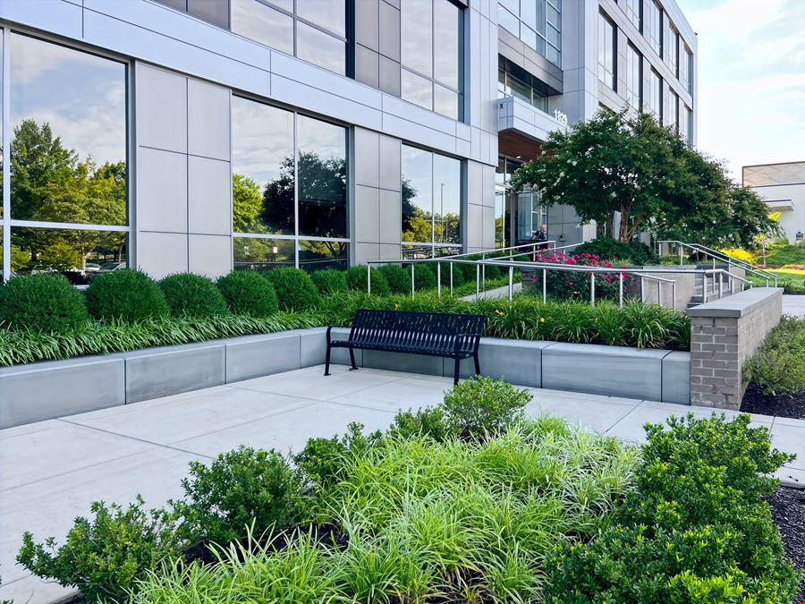 MD, Pikesville - Woodholme Center