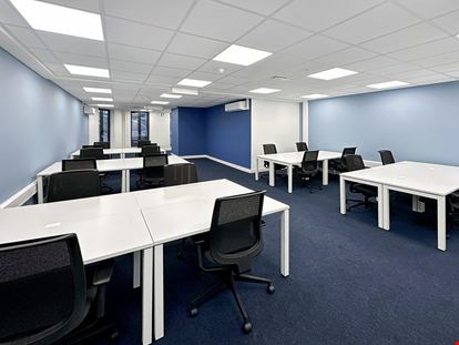 Regus - The Squaire Business Center